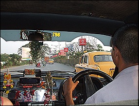 Interior del Taxi de Calcuta