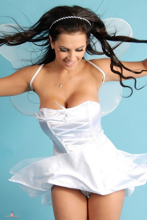 Denise Milani wallpaper