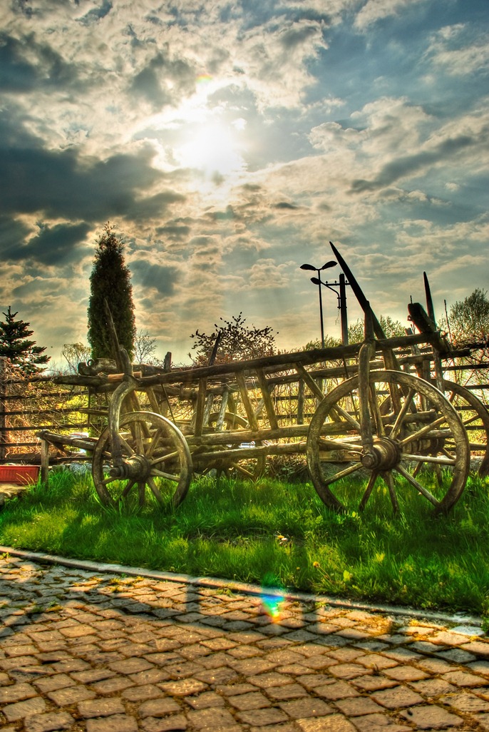 [afternoon-old-cart-in-the-sun[3].jpg]