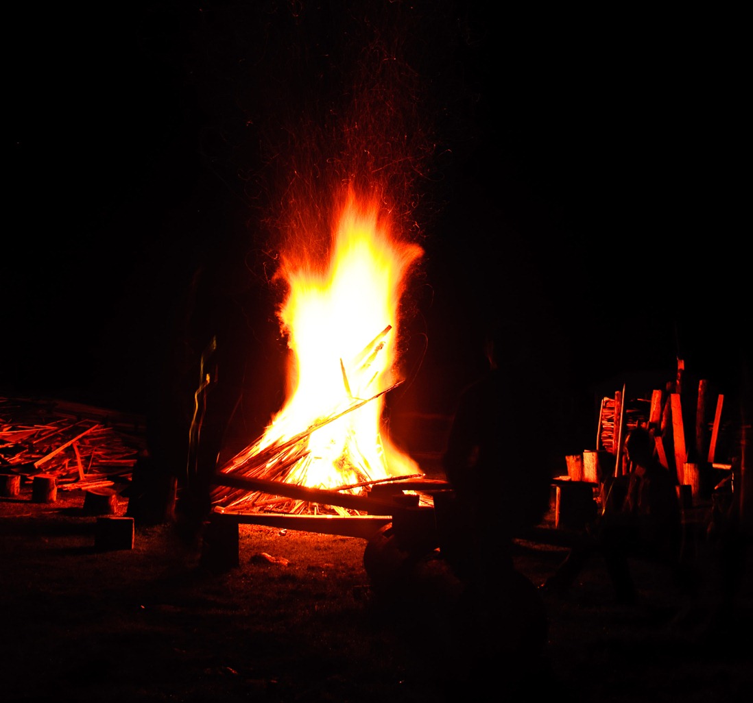 [campfire33.jpg]