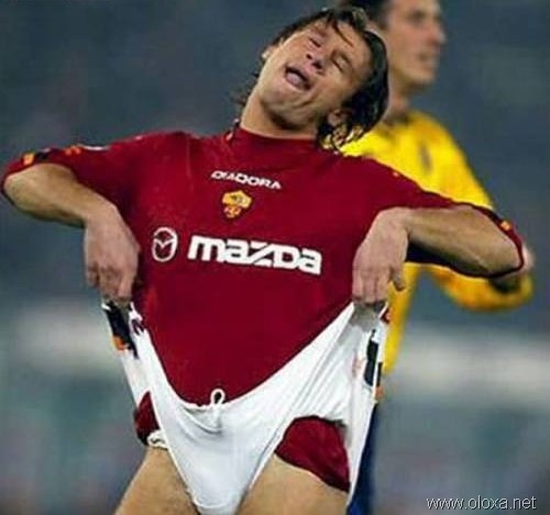 [funny-soccer-moments-1[5].jpg]