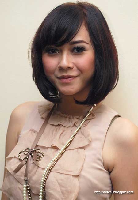 aura kasih photo with new hair style