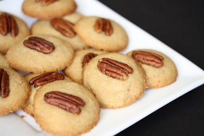 close-up photo of cookies on a plate