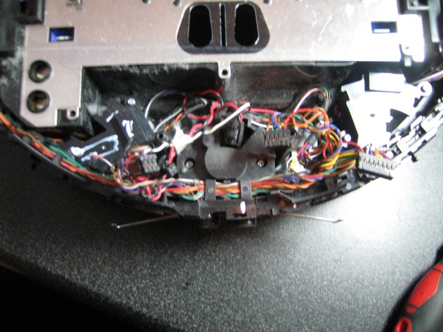 [2009-04-07 Roomba Articulating Arm Optical Sesnsor Set Replacement 020[2].jpg]