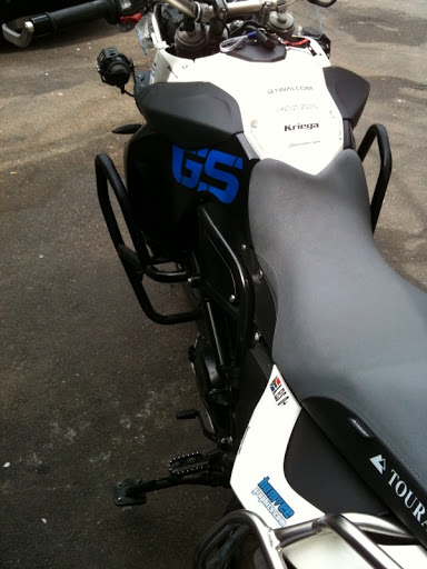 whitef800gs_2.jpg
