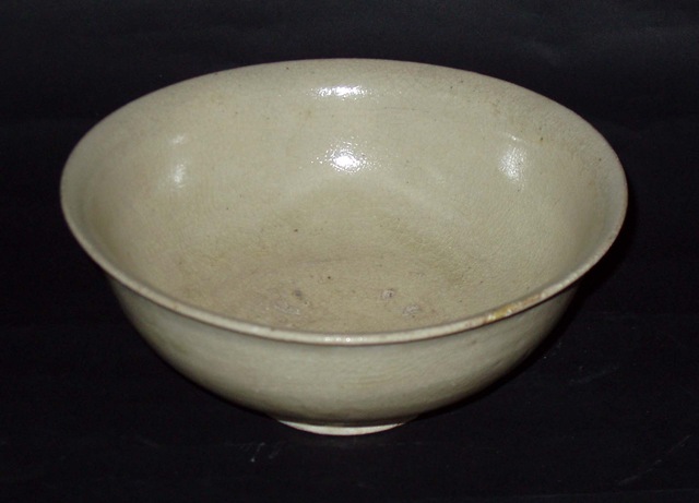 [c17 bowl flared ltgn glaze 17x7 yuan 13c[2].jpg]