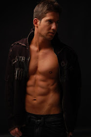 Model Gabriel Parisi Unbuttoned