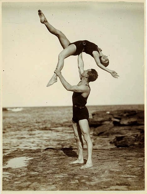 [Acrobats - 1930s[4].jpg]