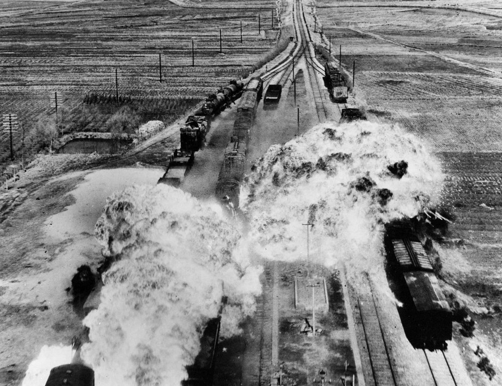 [Korean_War,_train_attack[5].jpg]