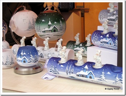 Xmas painted glassware but it was so delicate. Xmas painted glassware but it was so delicate.