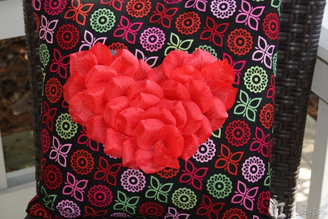 [Finished Heart Pillow[7].jpg]