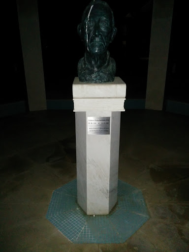 Busto de Mariano Feio