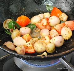 Fry tomatoes Fry tomatoes
