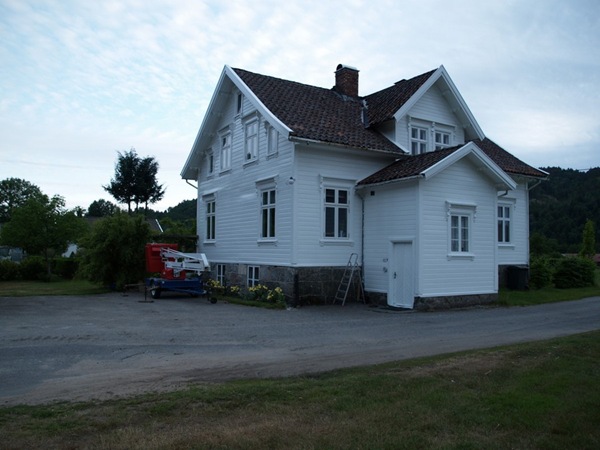 2010-07-09 Nymalt hus (1)