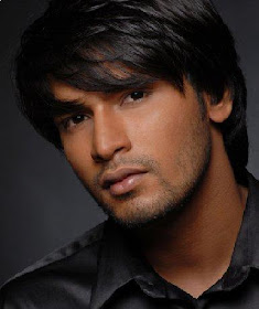 http://lh6.ggpht.com/_WsHNm-EwaeU/Sko-0SwqibI/AAAAAAAAAEY/zeMP_daDJ6g/s800/hot-mens-hairstyle-black.jpg