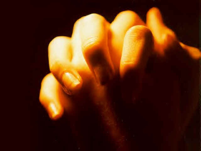 [praying_hands[2].jpg]