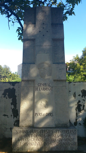 Stèle à la Mémoire du Général De Larminat