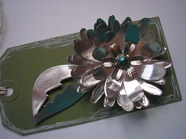 [Sizzix flower made with embossing foil[5].jpg]