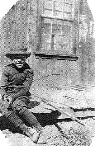 [Rudger at the Udall house, 1920[1].jpg]