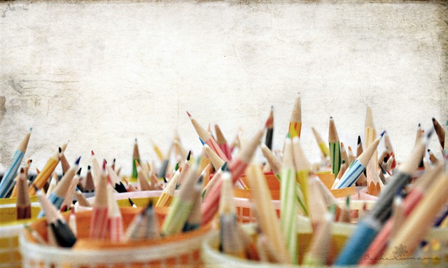 [Colored-pencils[5].jpg]