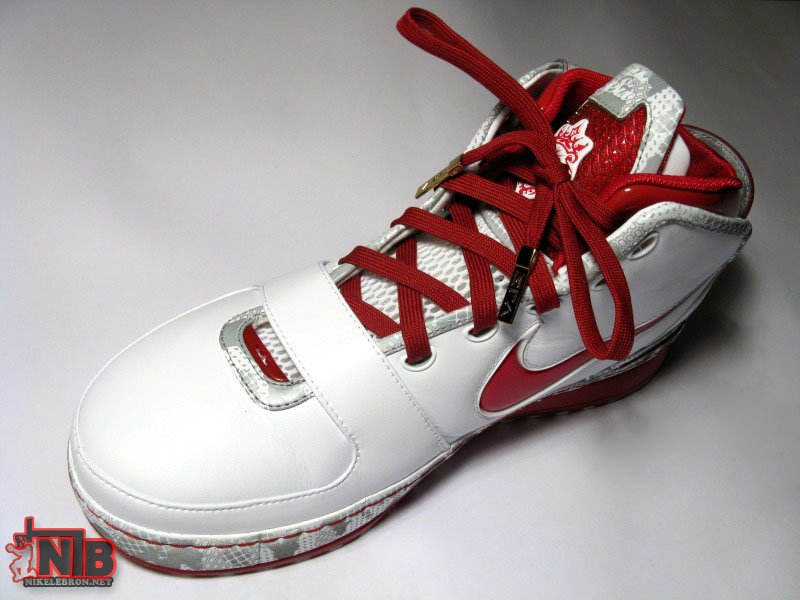 Improve Your LeBron Six Experience – Change The Laces! | NIKE LEBRON ...