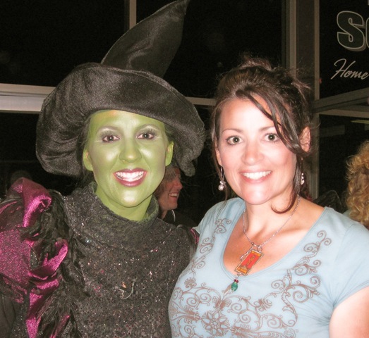 [Lynnae and Wicked Witch diffuse glow[1].jpg]