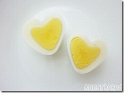 how to make heart shaped egg (1)
