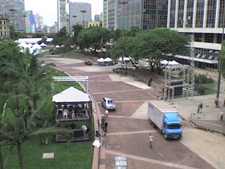 Vale do Anhangabaú em preparação para a festa do aniversário de São Paulo. 