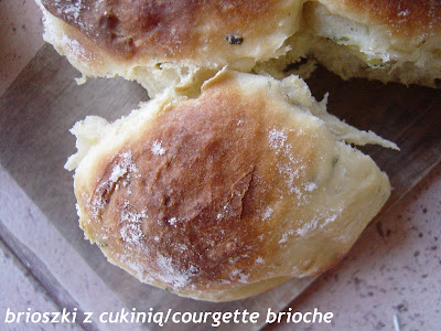 WBD: brioszki z cukinią/courgette brioche