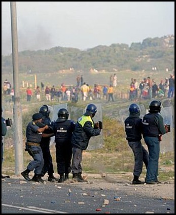 TAFELSIG LAND OCCUPATIONS 5500 SQUATTERS ON COP CRITICAL May142011