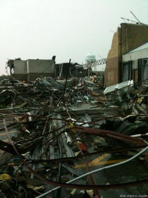 [walmart in joplin[5].jpg]