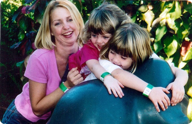 Mom, Linds, Lauren naples Zoo