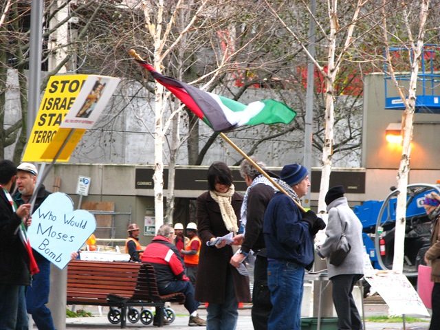 [Anti-Israel Protest Week3 047[2].jpg]