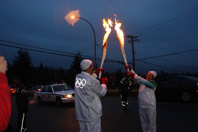 [Olympic Flame Feb 7 2010 085[4].jpg]