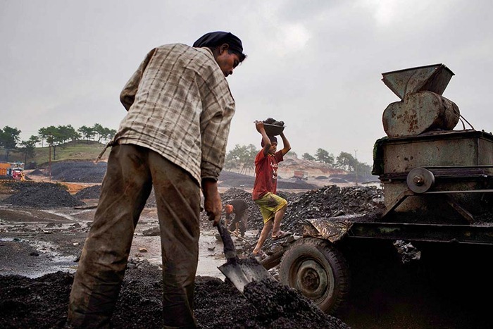 India-Child-Coal.06