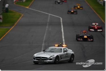 28.03.2010 Melbourne, Australia,  The Safety car was deployed during the first few laps - Formula 1 World Championship, Rd 2, Australian Grand Prix, Sunday Race - www.xpb.cc, EMail: info@xpb.cc - copy of publication required for printed pictures. Every used picture is fee-liable. © Copyright: Batchelor / xpb.cc