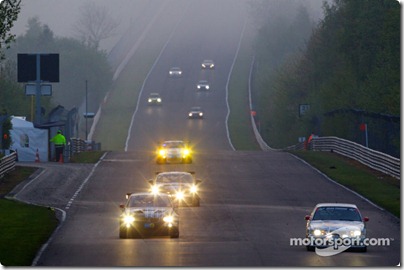 13-16.05.2010 Nurburgring, Germany,  Early morning race action on the Doettinger Hoehe