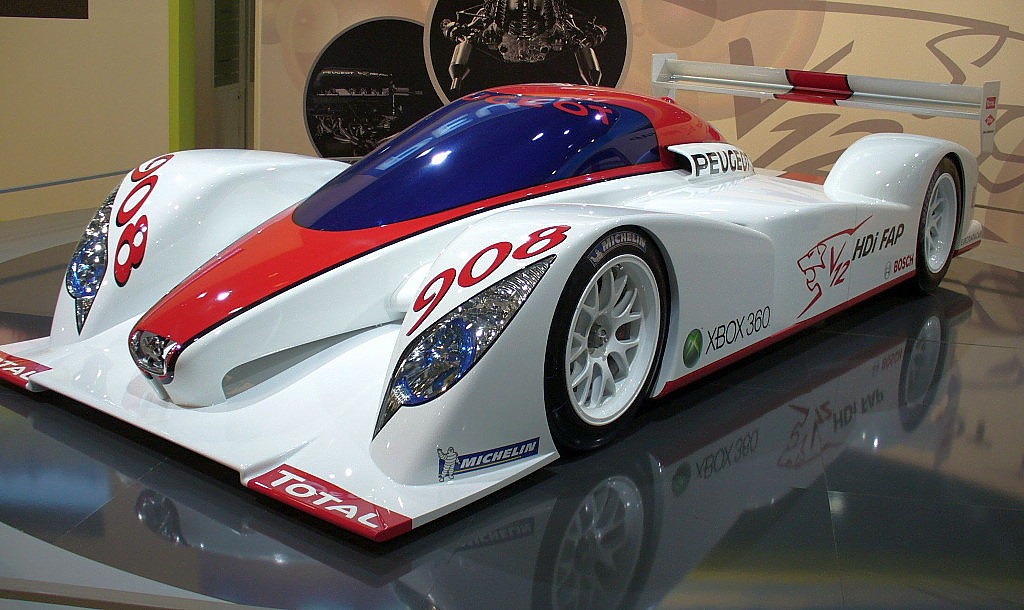 [Peugeot_908_V12_HDi_FAP[5].jpg]