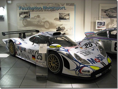 Porsche_911_GT1_'98_-25