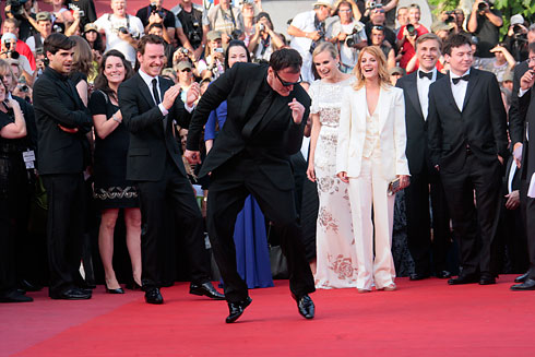 angelina jolie brad pitt kissing. Brad Pitt amp; Angelina Jolie