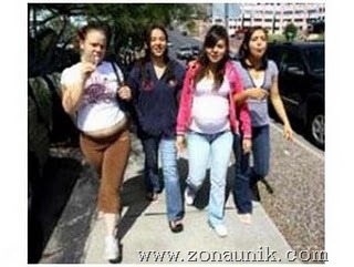 [00%20home%2017%20Siswi%20Sekelas%20Sepakat%20Ham[2].jpg]