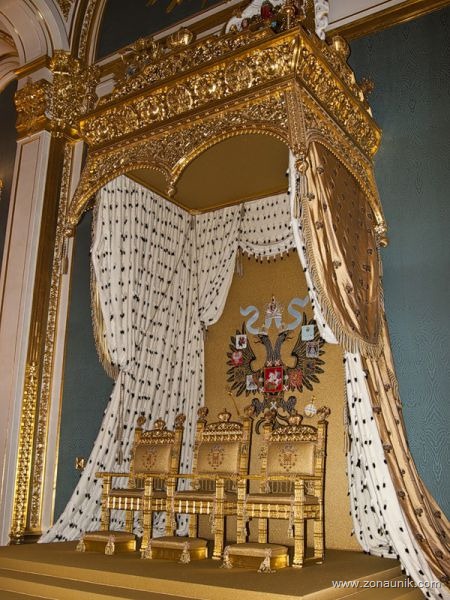 [Istana-terbesar-223.jpg]