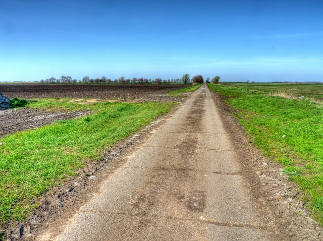 P1080381_75_76_77_78_79_80_tonemapped.jpg