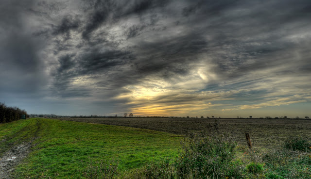 Oakington Airfield road view.jpg