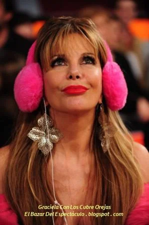 Graciela Con Los Cubre Orejas.jpg