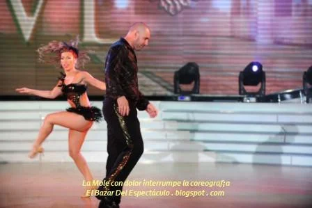 La Mole con dolor interrumpe la coreograf¡a.JPG