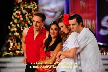 Las Parejas Esperan El Voto Telefãnico.jpg