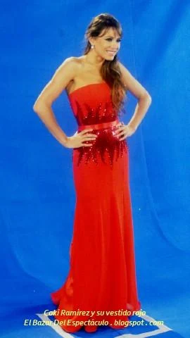Coki Ramirez y su vestido rojo.JPG