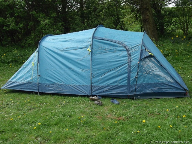 [two tents 004[6].jpg]