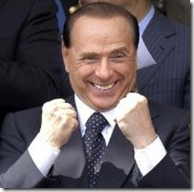 Silvio Berlusconi sorride per il suo reddito